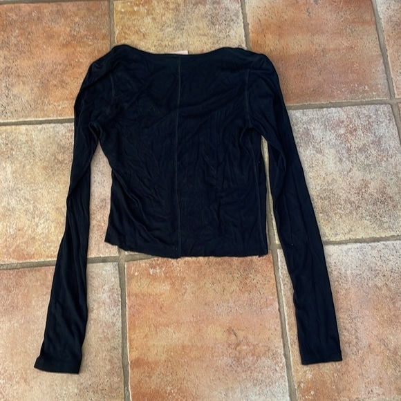 Stillwater snap front cut off scoop neck tee - Picture 5 of 5